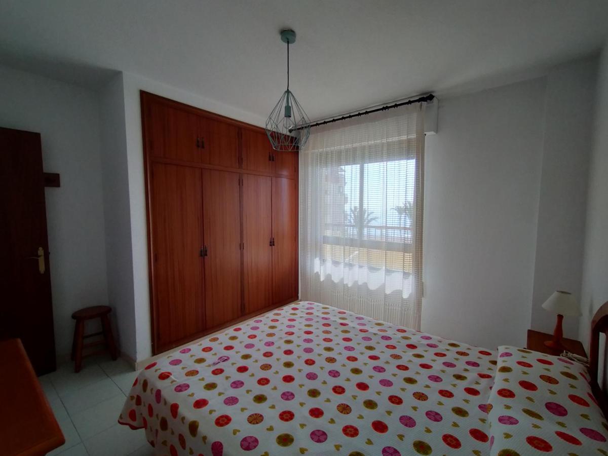 Apartamento En 1ª Línea Con Piscina. Edificio Albatros Ii