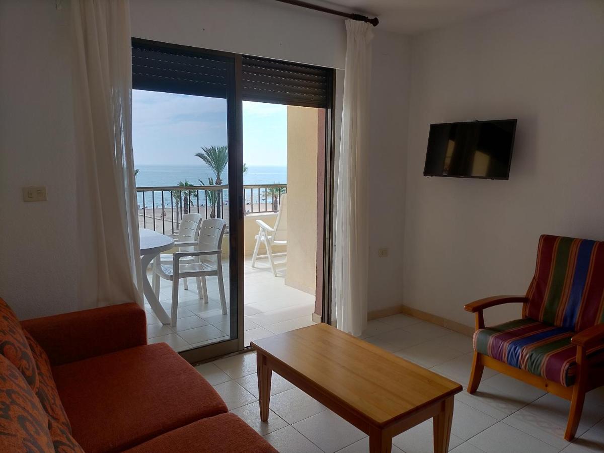 Apartamento En 1ª Línea Con Piscina. Edificio Albatros Ii