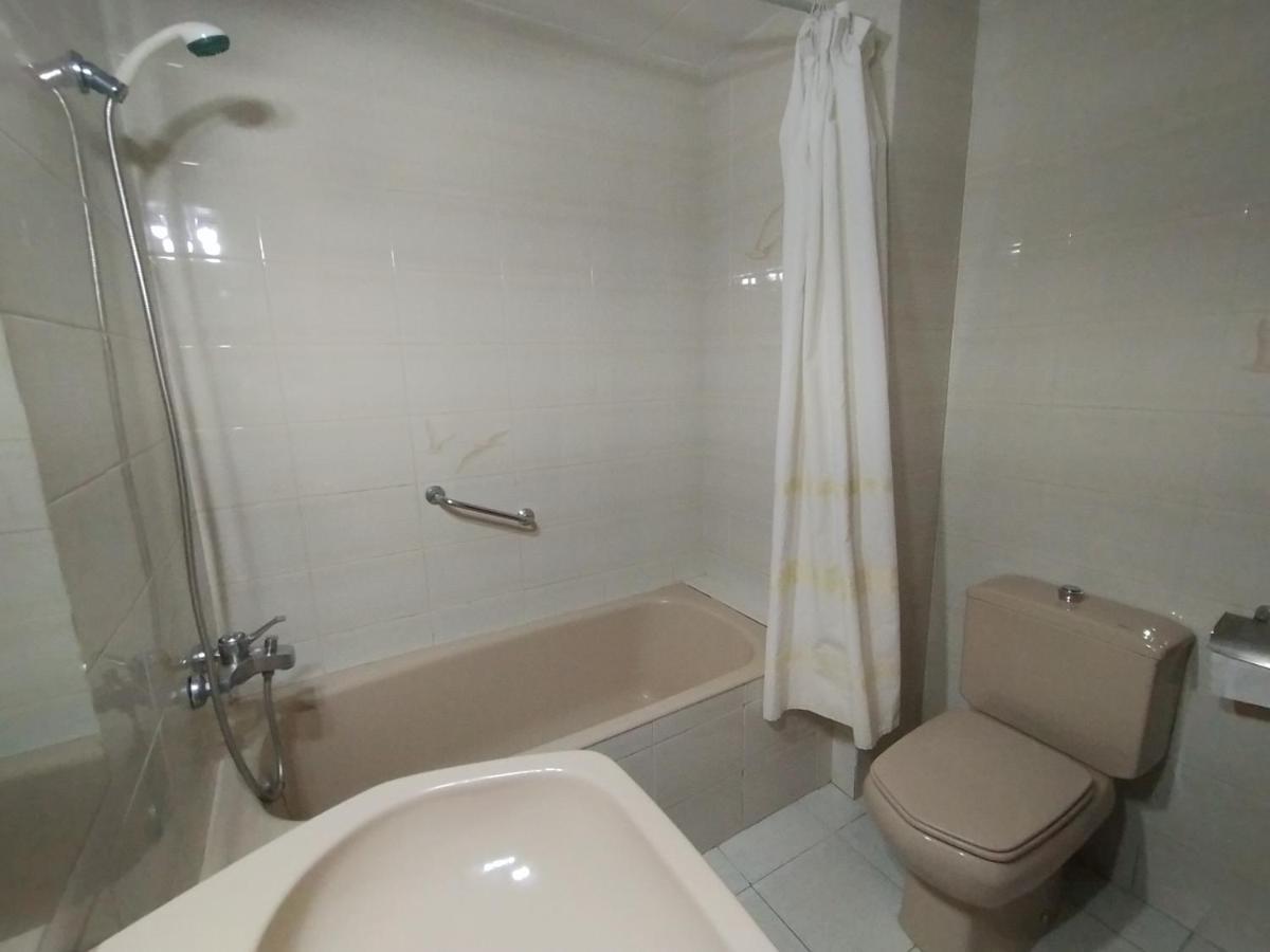 Apartamento En 1ª Línea Con Piscina. Edificio Albatros Ii Peñíscola