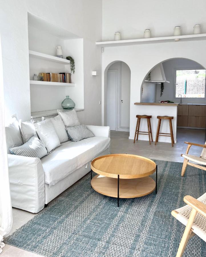 Binivento- Lovely With Pool Near The