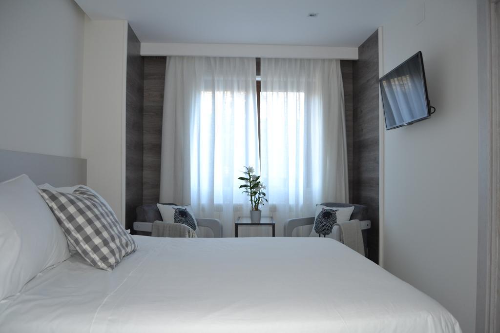 Hotel Victoria *