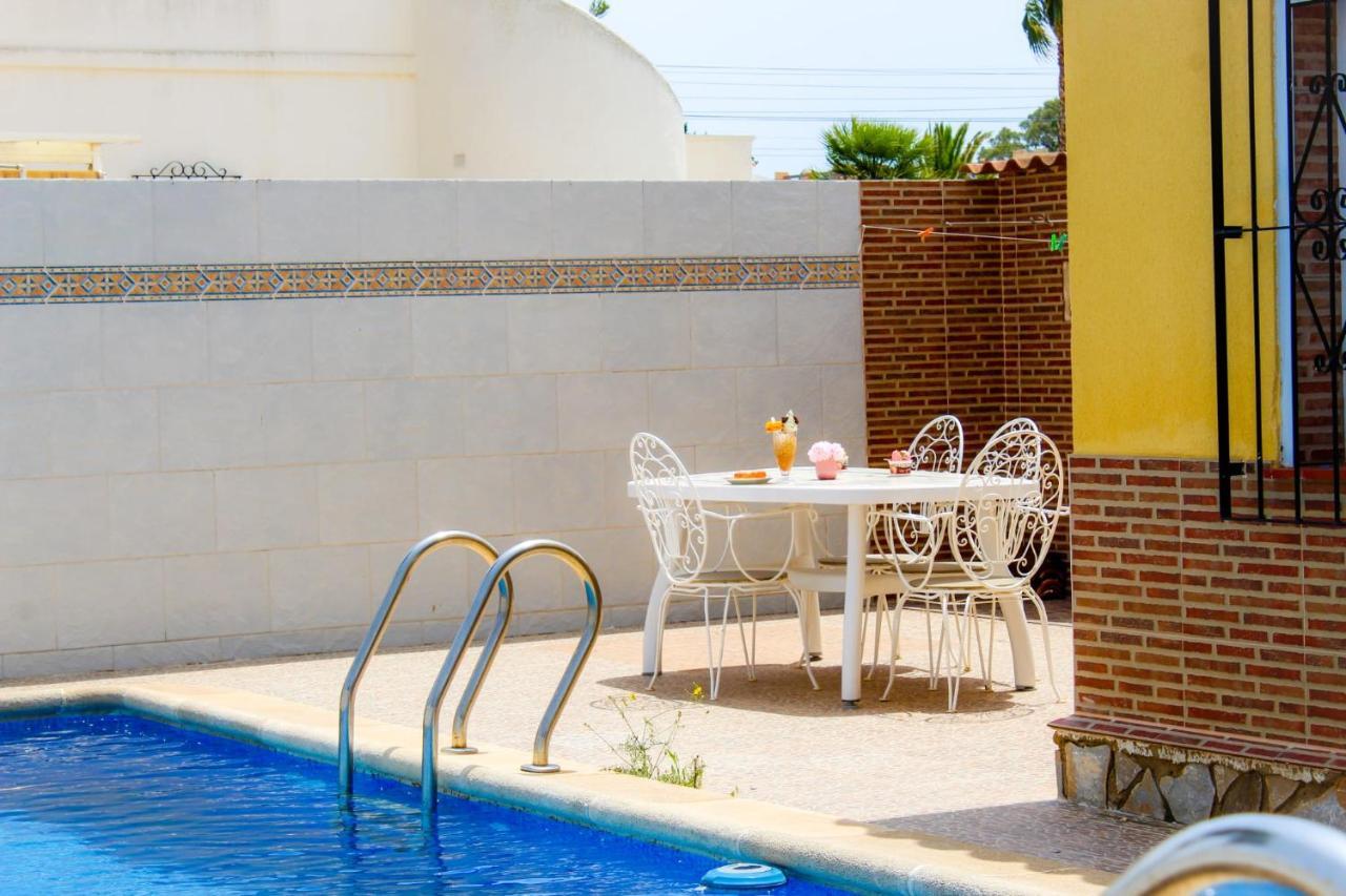 Apartment Neruda Pool Torrevieja
