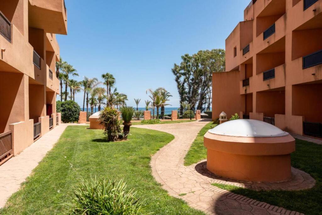 Ct 240 - Beachfront -don Juan Apartment