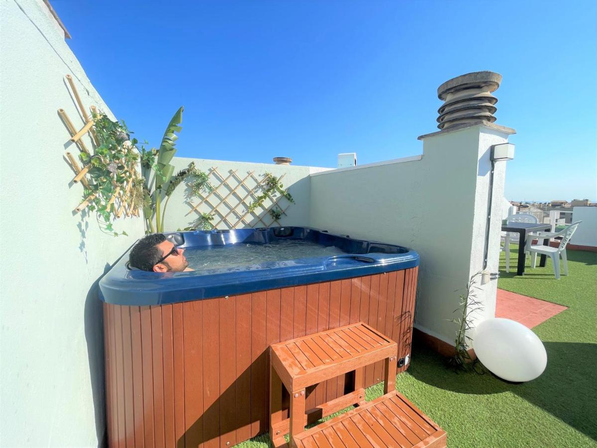 Holidays Port Ducal 3 Jacuzzi Apartamento Ampuriabrava
