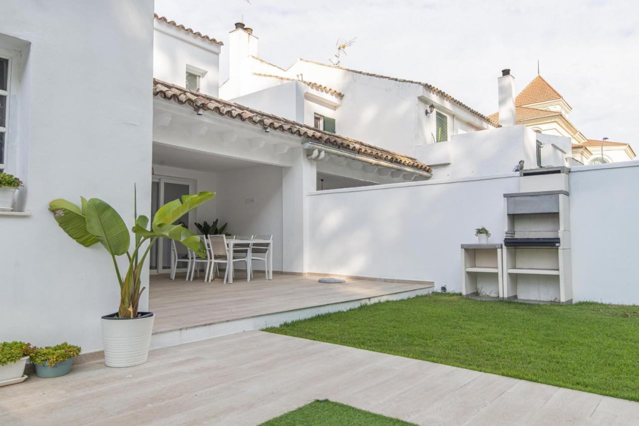 Casa con jardín privado a 300 metros de la playa, piscina Apartamento *