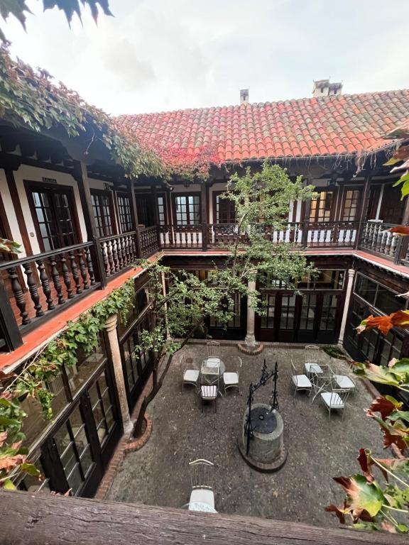 Real De Hotel 2*