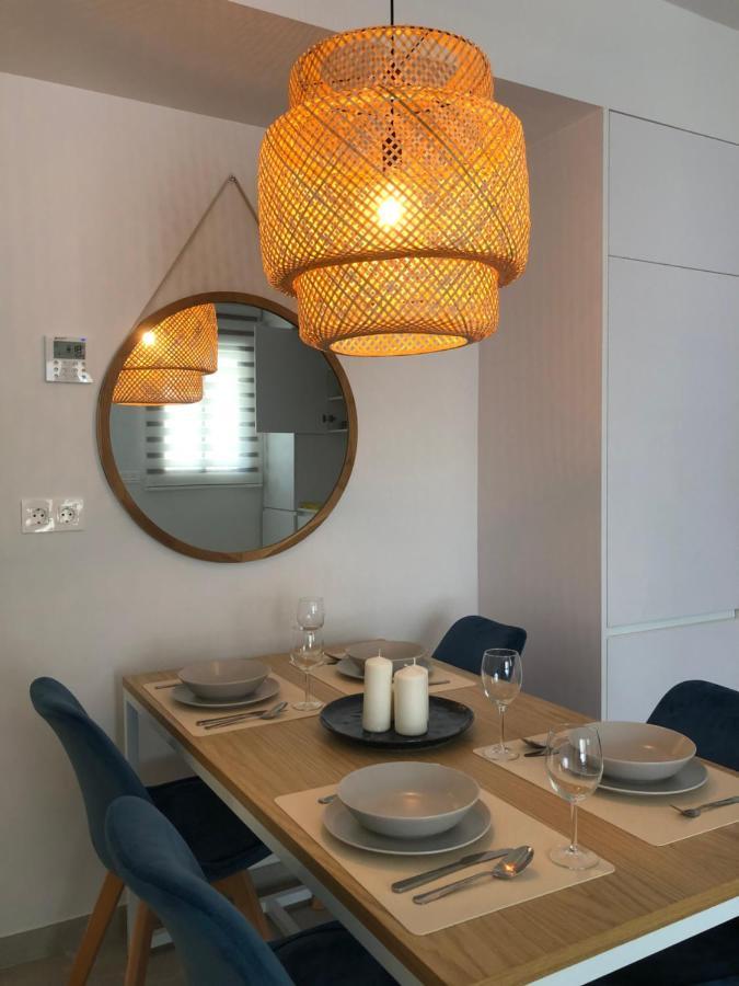 Modern In Torrevjea 200m From The Loccos *