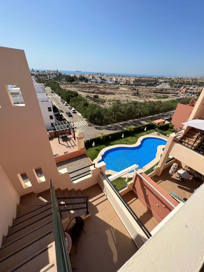 Atico Con Piscina Privada Vistas Al Mar. *