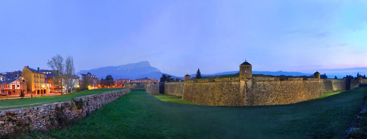 & Jacetania Apartahotel 3*
