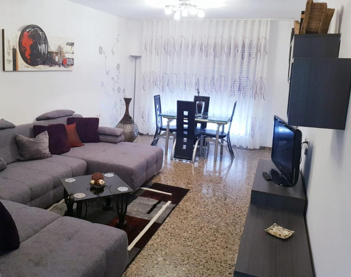 Piso Amplio De 3 Habitaciones, 2 Banos, Ascensor Y Parking * Burriana