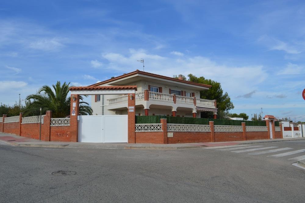 Vista Cunit Villa