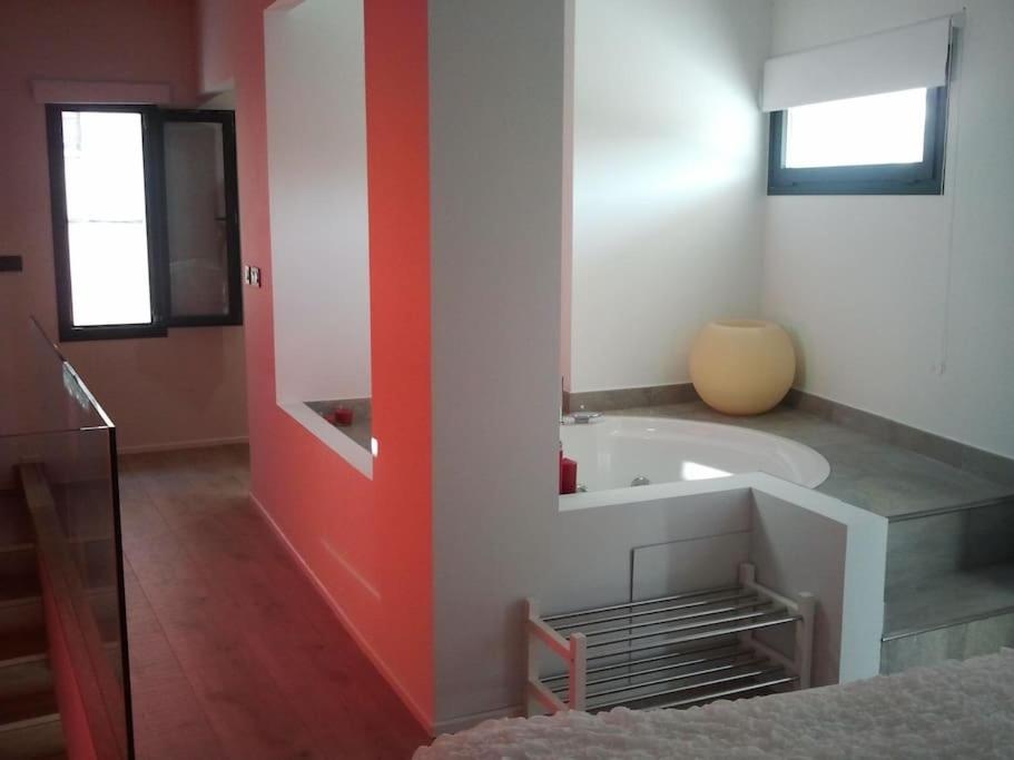 Puentes Casa Con Jacuzzi 2 *