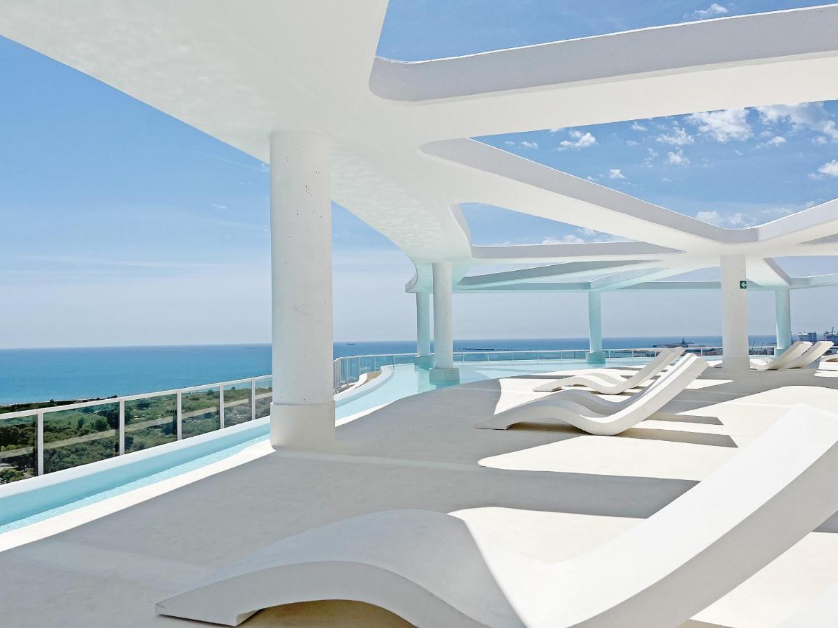 Global Properties, 5 Personas Con Terraza *