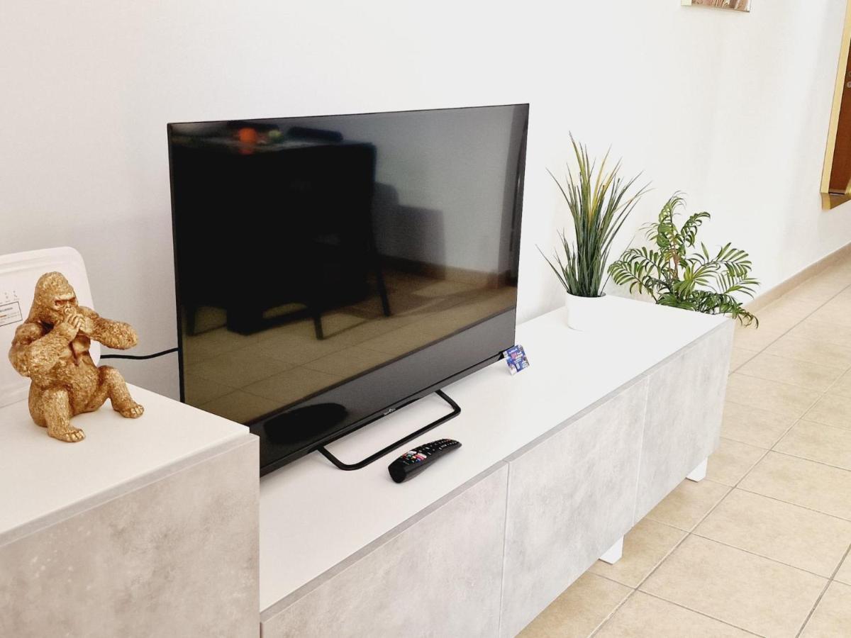 Сasa de vacaciones Precious 3 Bedroom, Oasis De Fanabe Wifi Free *