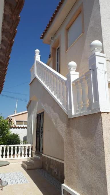 Villa Lovely Detached 3 Bedroom Villa, Communal Pool In Quesada