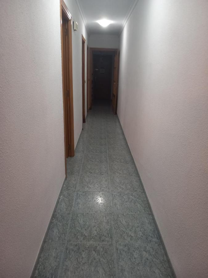 Grande En Piso Compartido Con 2 Adultos Homestay