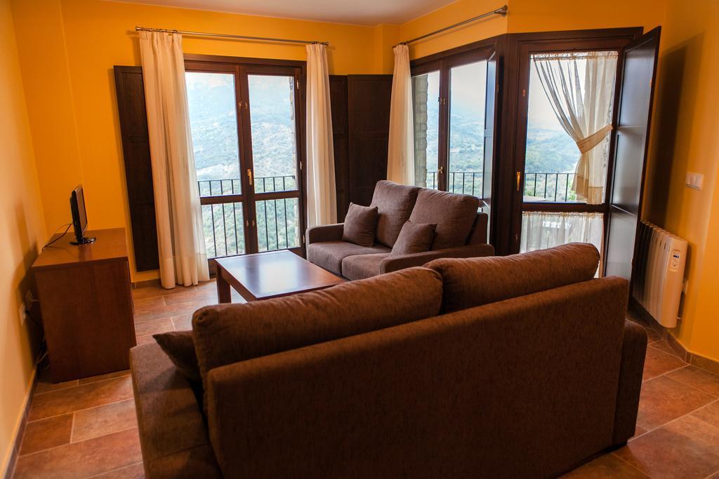El Balcon De Roda Apartment