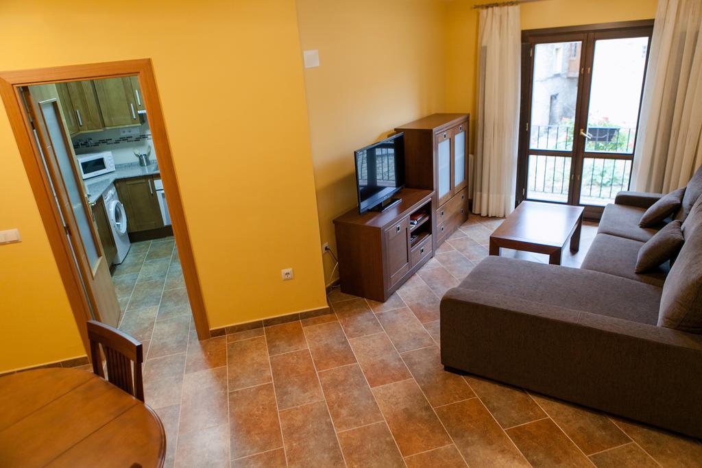 El Balcon De Roda Apartment *