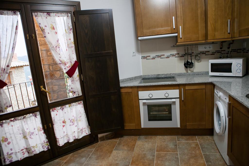 El Balcon De Roda Apartment