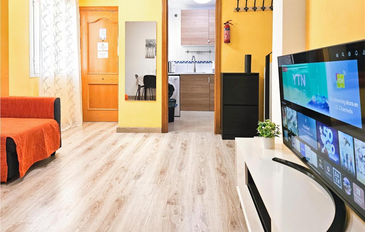 Apartment 2 Bedroom Stunning In *