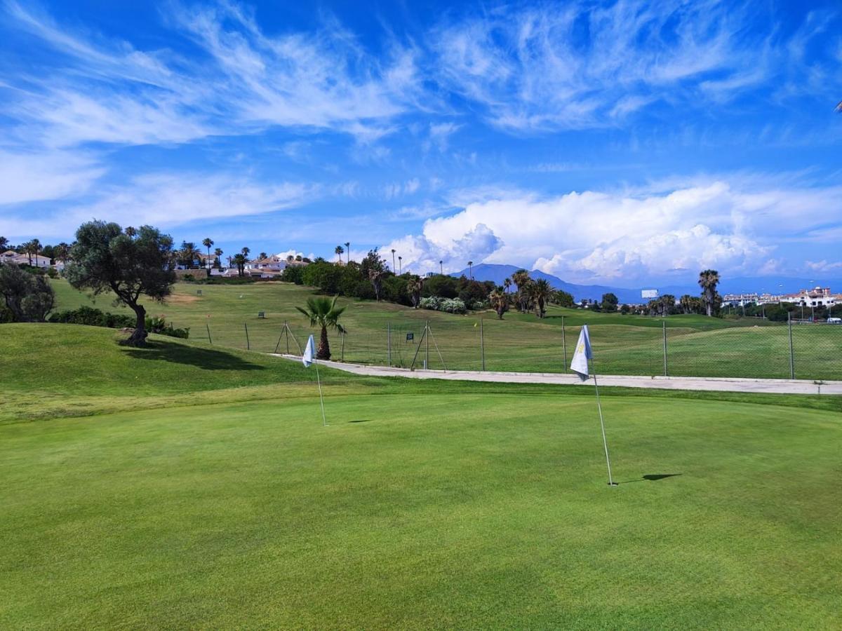 11 Modern Apt With Sea Views, Two Poolareas, Close To Parks & Beaches Apartment
