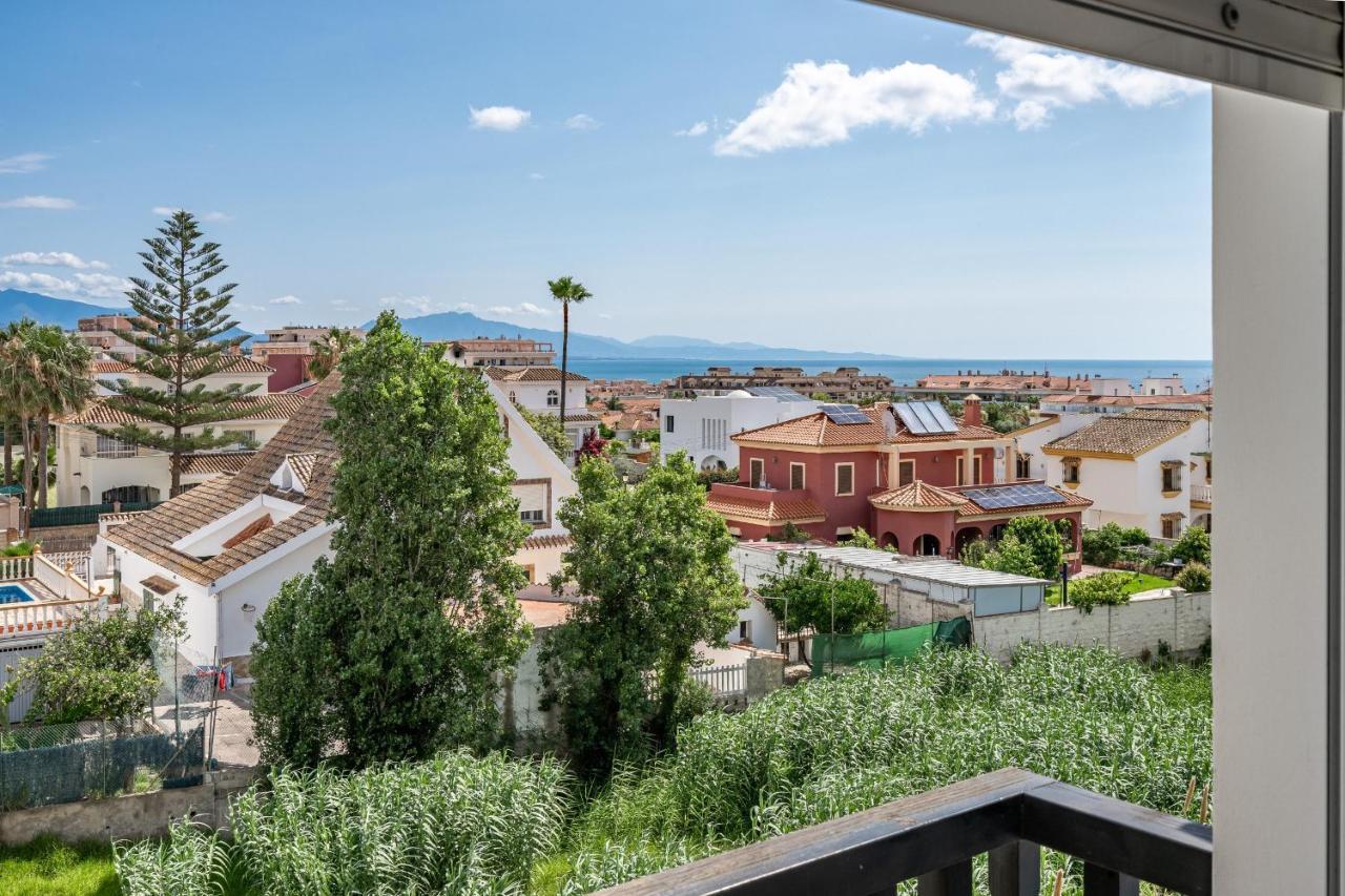 11 Modern Apt With Sea Views, Two Poolareas, Close To Parks & Beaches Apartment Manilva
