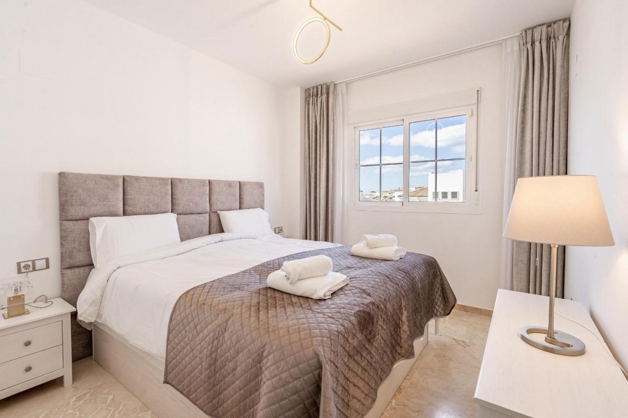 11 Modern Apt With Sea Views, Two Poolareas, Close To Parks & Beaches Apartment