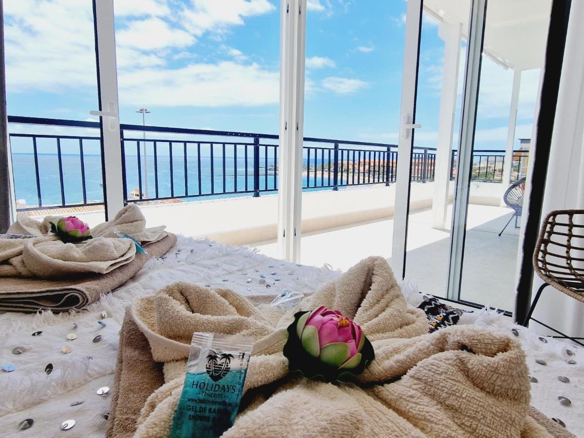 Rooftop Vistas, 2 Bedrooms First Line Holiday home Los Cristianos (Tenerife)