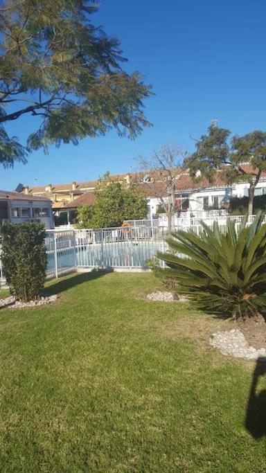 Apartment House W Shared Pool, Perfect For Small Families *