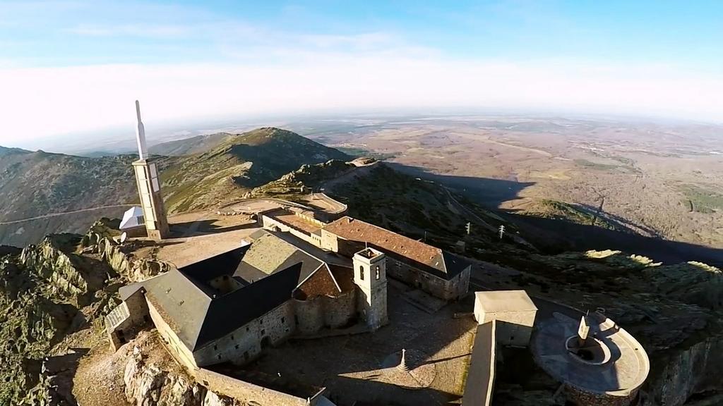 Hospederia Del Santuario De La Pena De Francia Hotel El Cabaco