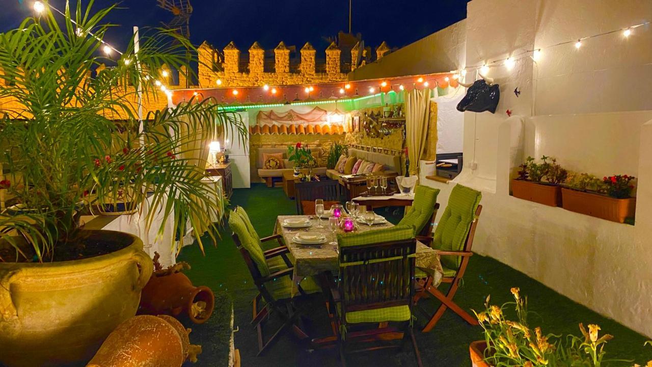 Con Terraza,a 100m Playa Costilla Y Frente Al Castillo *