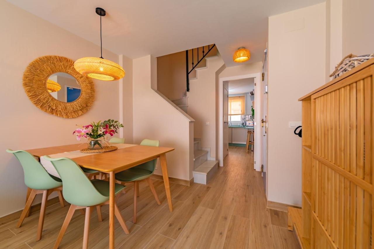 Apartamento Beachfront, Pool, Terrace, Garage & Fibre Internet *