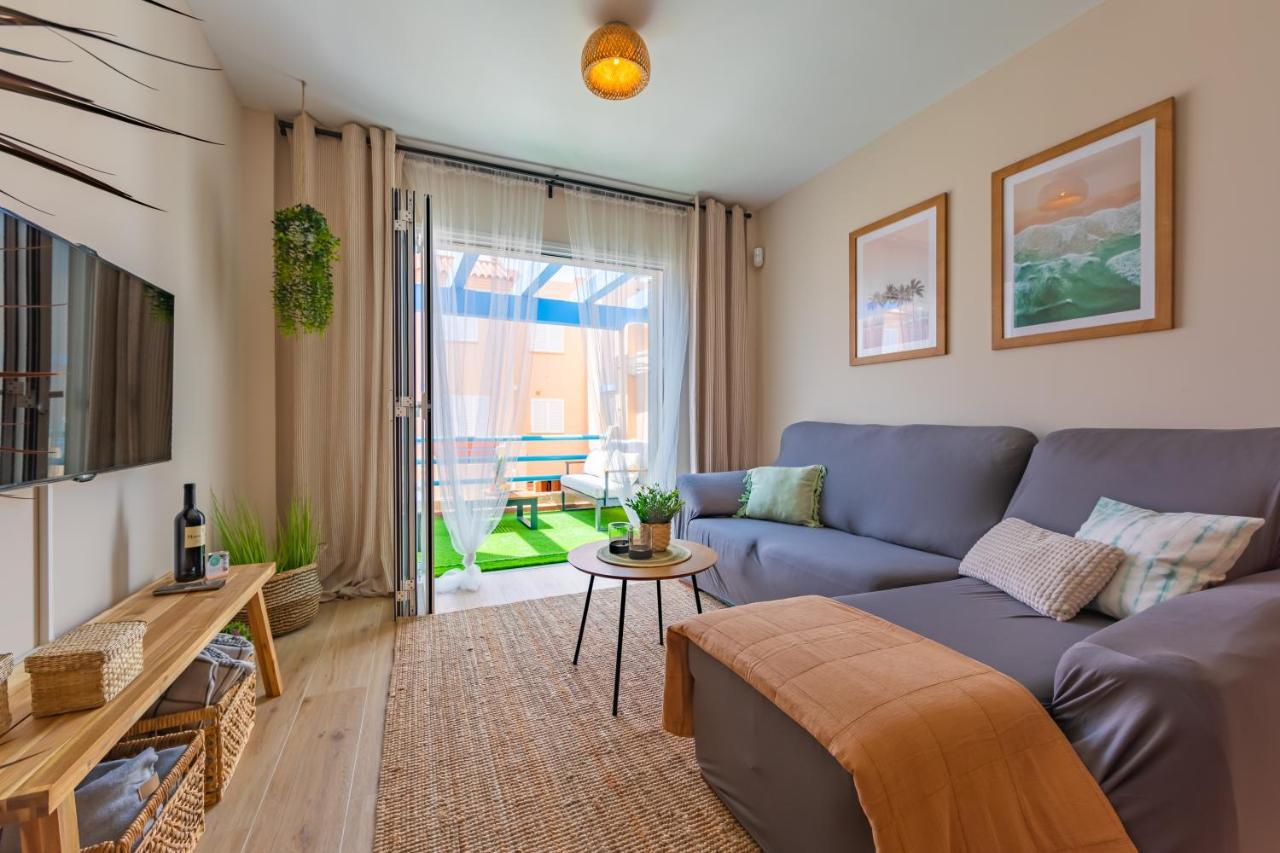 Apartamento Beachfront, Pool, Terrace, Garage & Fibre Internet
