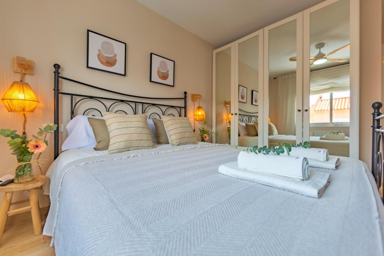 Beachfront, Pool, Terrace, Garage & Fibre Internet Apartamento *