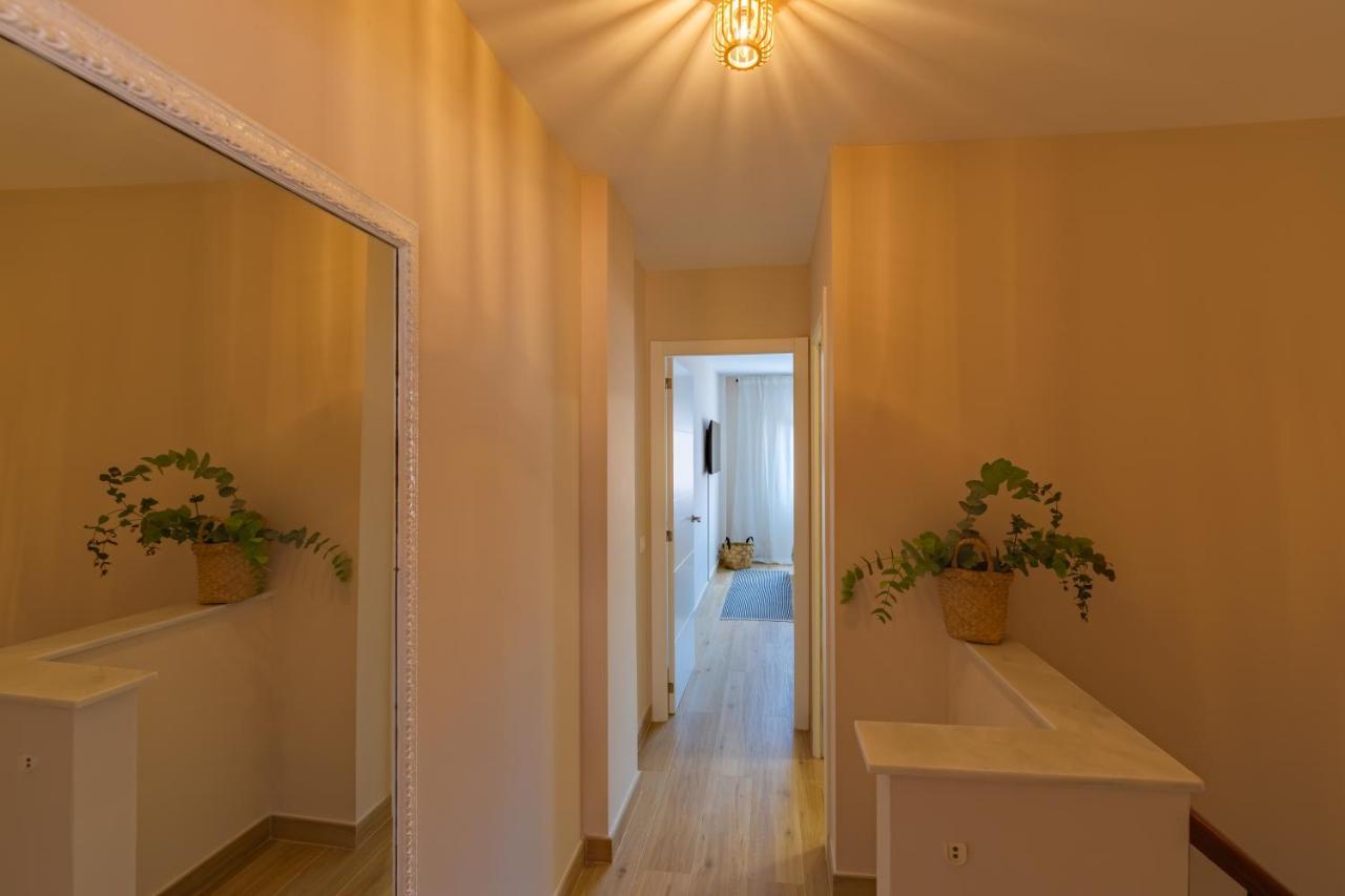 Beachfront, Pool, Terrace, Garage & Fibre Internet Apartamento *