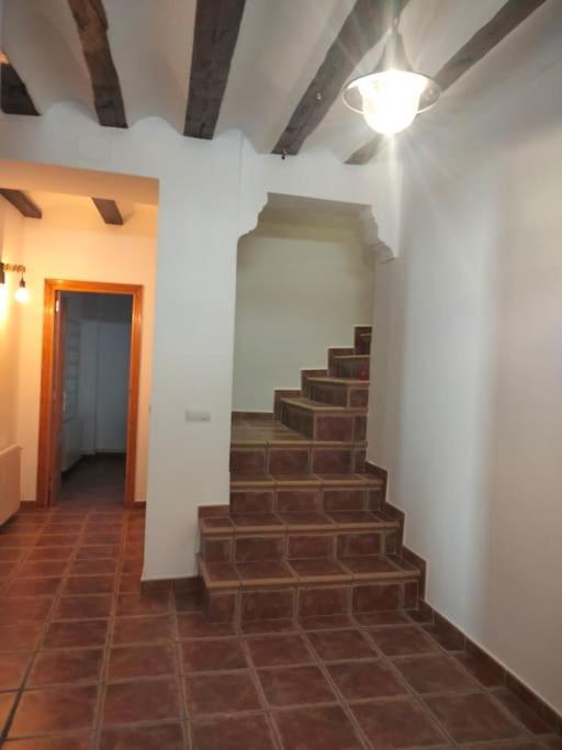Agradable Casa Con Chimenea Interior Y Barbacoa. Graja de Iniesta
