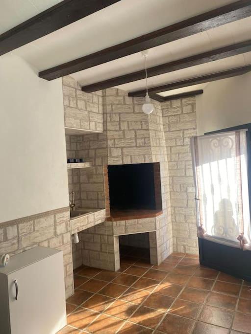 Сasa de vacaciones Agradable Casa Con Chimenea Interior Y Barbacoa. Graja de Iniesta