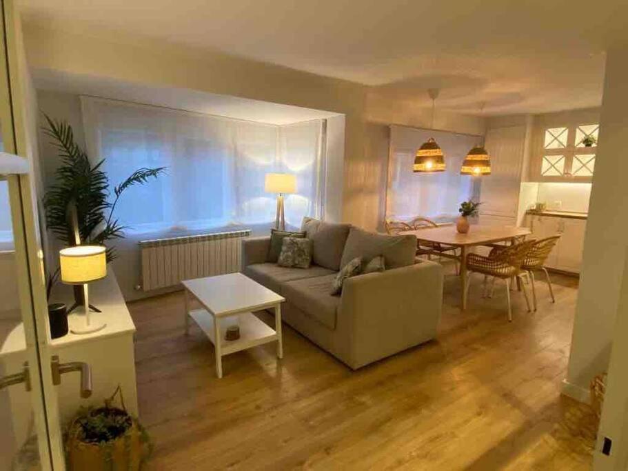 A Estrenar En Centro Gijon. Fibra-tv Apartment