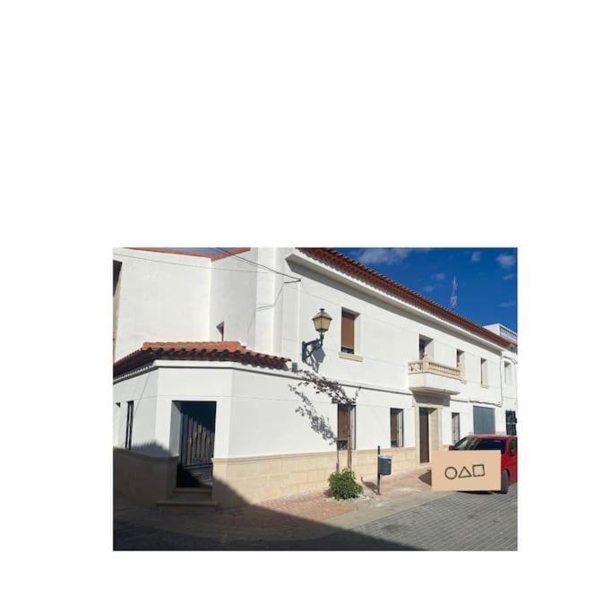 Agradable Casa Con Chimenea Interior Y Barbacoa.