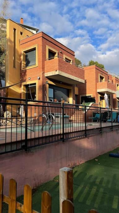 Casa Vacacional En Montanas De Bcn Сasa de vacaciones