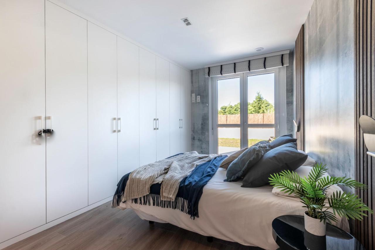 Akomodat En Precioso Y Moderno Con Jardin Y Parking *