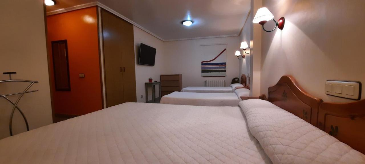 Pensión La Casona 2*