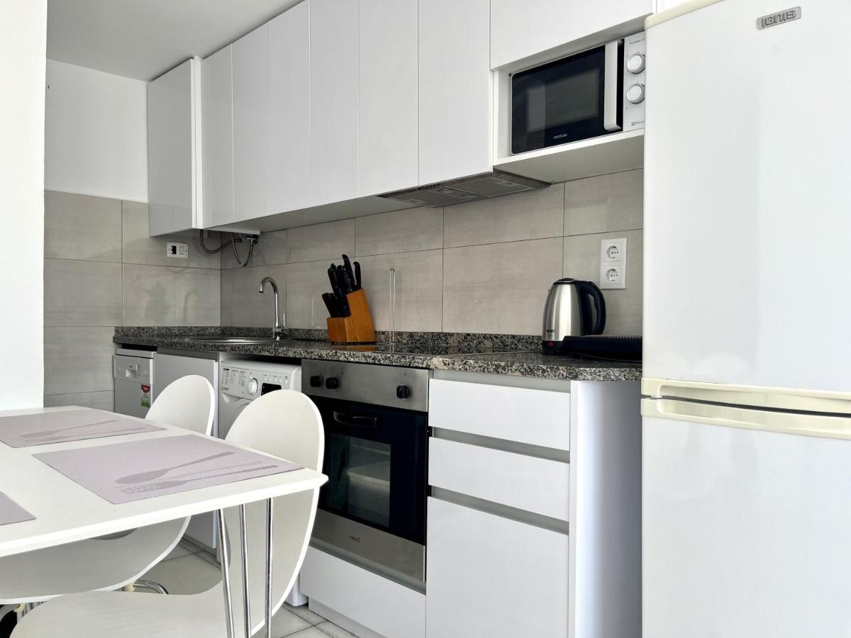 Primera Linea Con Piscina En Apartamento *