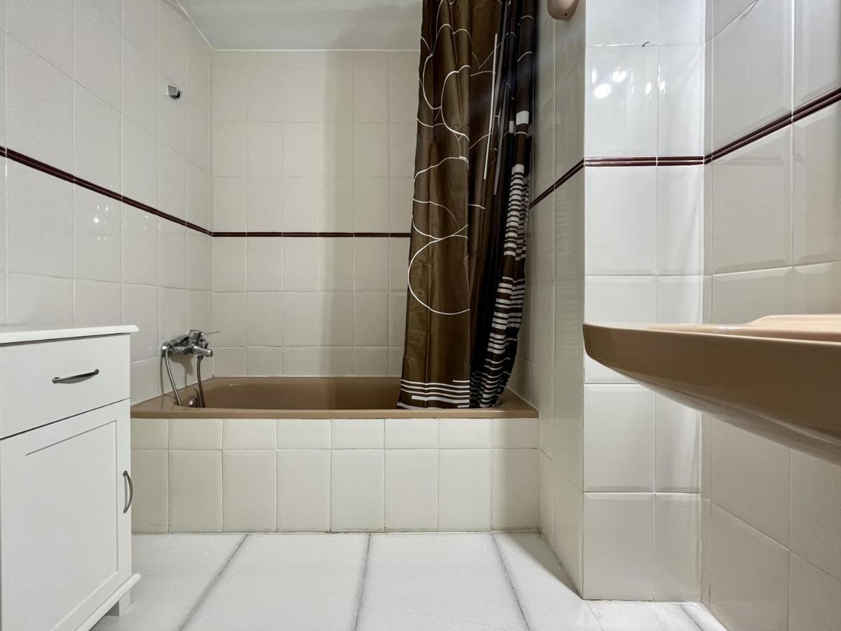 Primera Linea Con Piscina En Apartamento Calpe