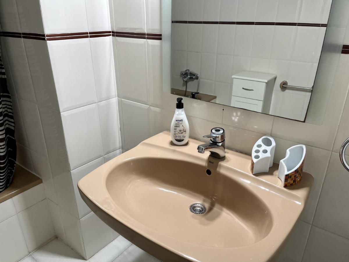 Primera Linea Con Piscina En Apartamento *