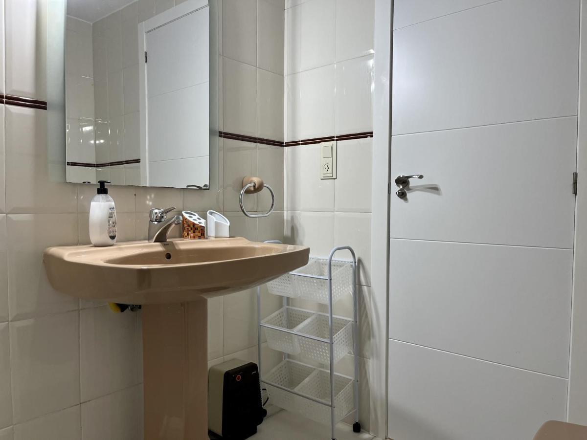 Primera Linea Con Piscina En Apartamento