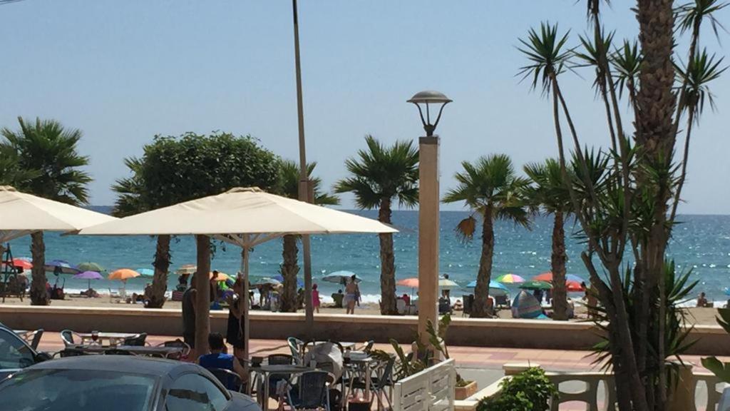 Neptuno - Primera Linea De Playa Apartment *