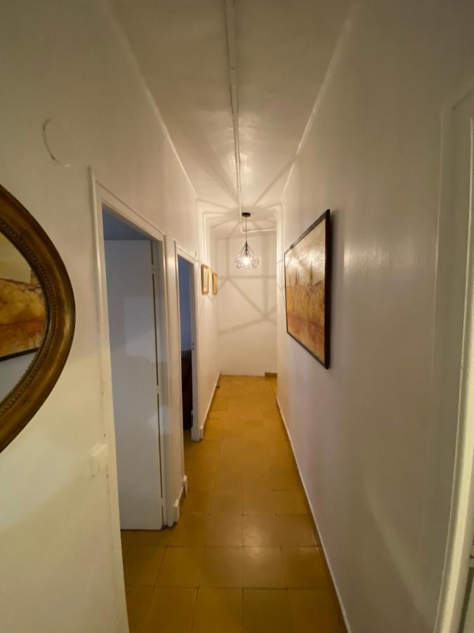 Six Wine Lovers In Apartamento