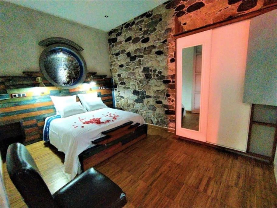 Zentral Club Neutron-jacuzzi * Belmonte De Miranda