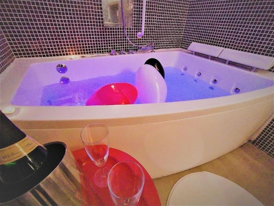 Apartamento Zentral Club Neutron-jacuzzi
